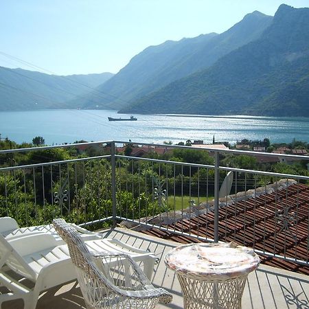 Apartments In Rustic House Risan Dış mekan fotoğraf