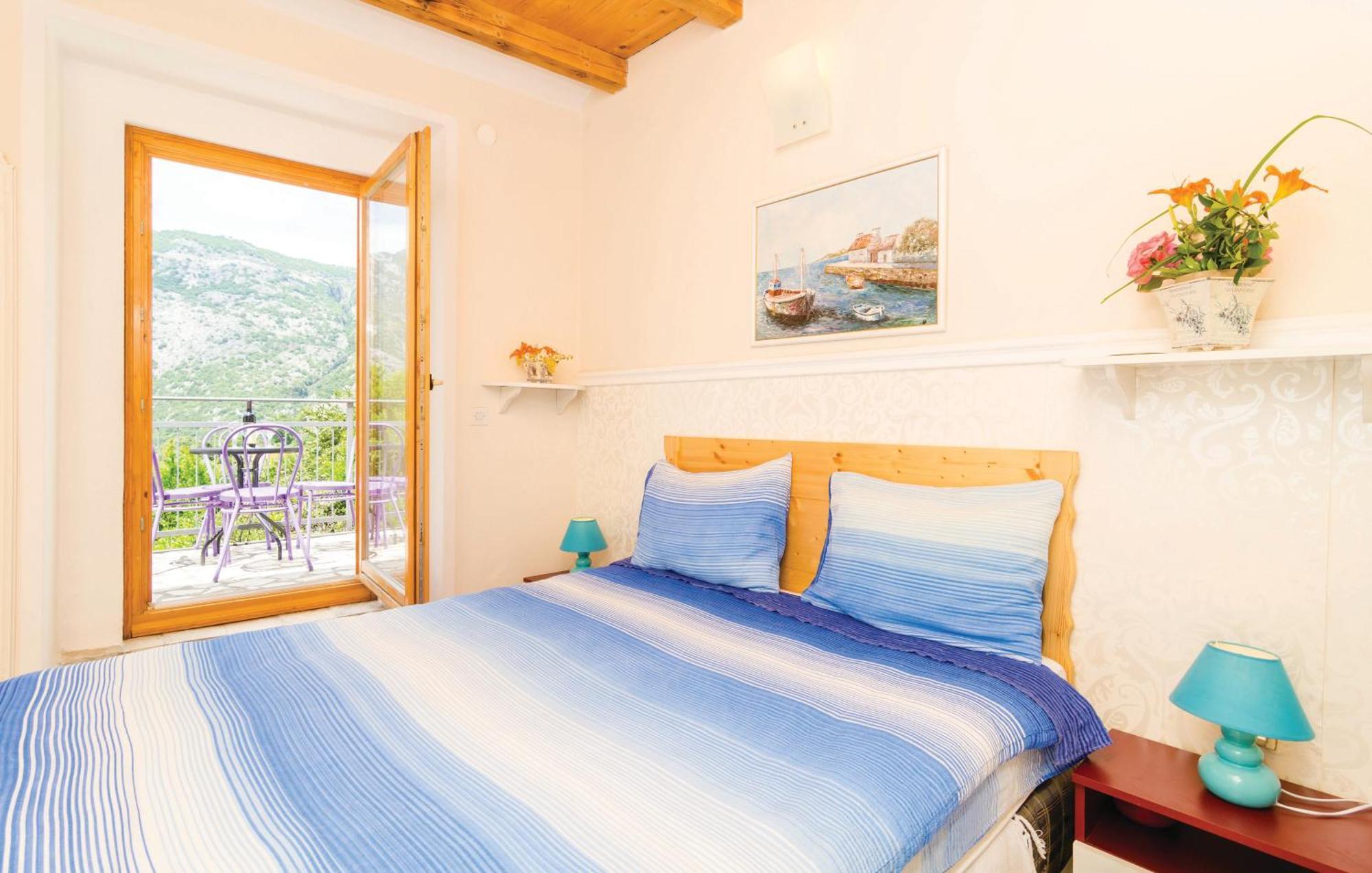 Apartments In Rustic House Risan Dış mekan fotoğraf
