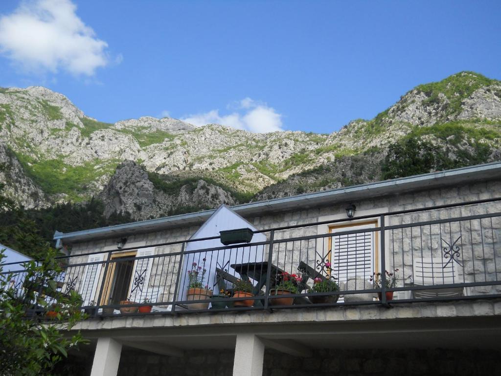 Apartments In Rustic House Risan Oda fotoğraf
