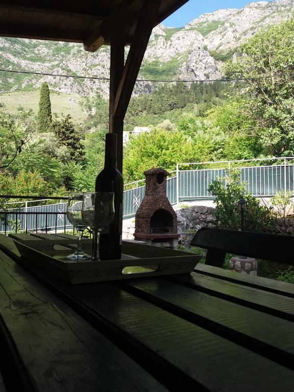 Apartments In Rustic House Risan Dış mekan fotoğraf