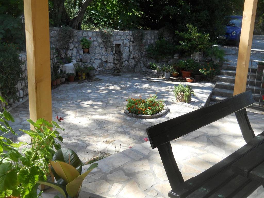 Apartments In Rustic House Risan Dış mekan fotoğraf