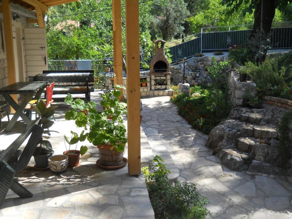 Apartments In Rustic House Risan Dış mekan fotoğraf