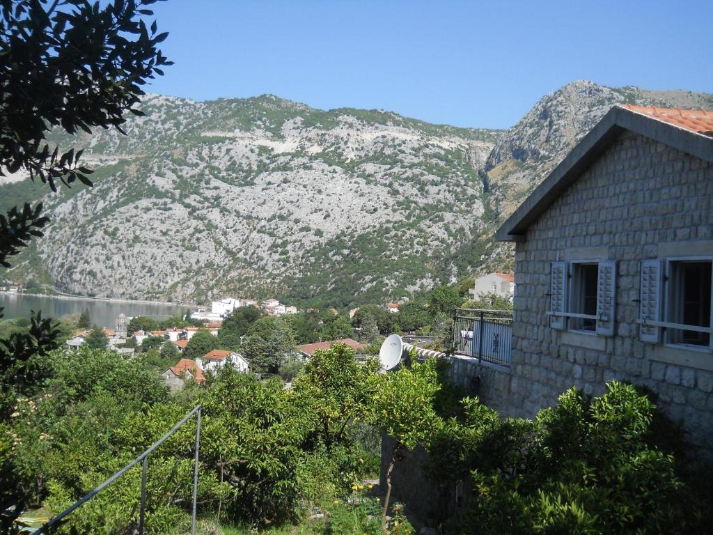 Apartments In Rustic House Risan Dış mekan fotoğraf