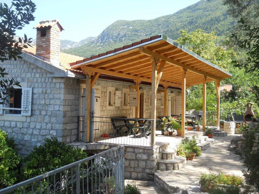 Apartments In Rustic House Risan Dış mekan fotoğraf